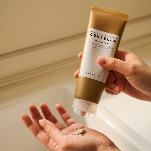 Skin1004 Madagascar Centella Ampoule Foam - Picture 3 of 3